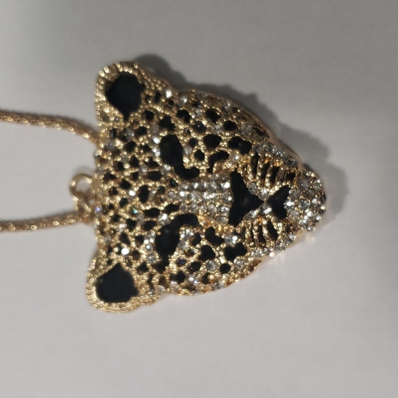 Betsey Johnson Necklace - Picture 9 of 9